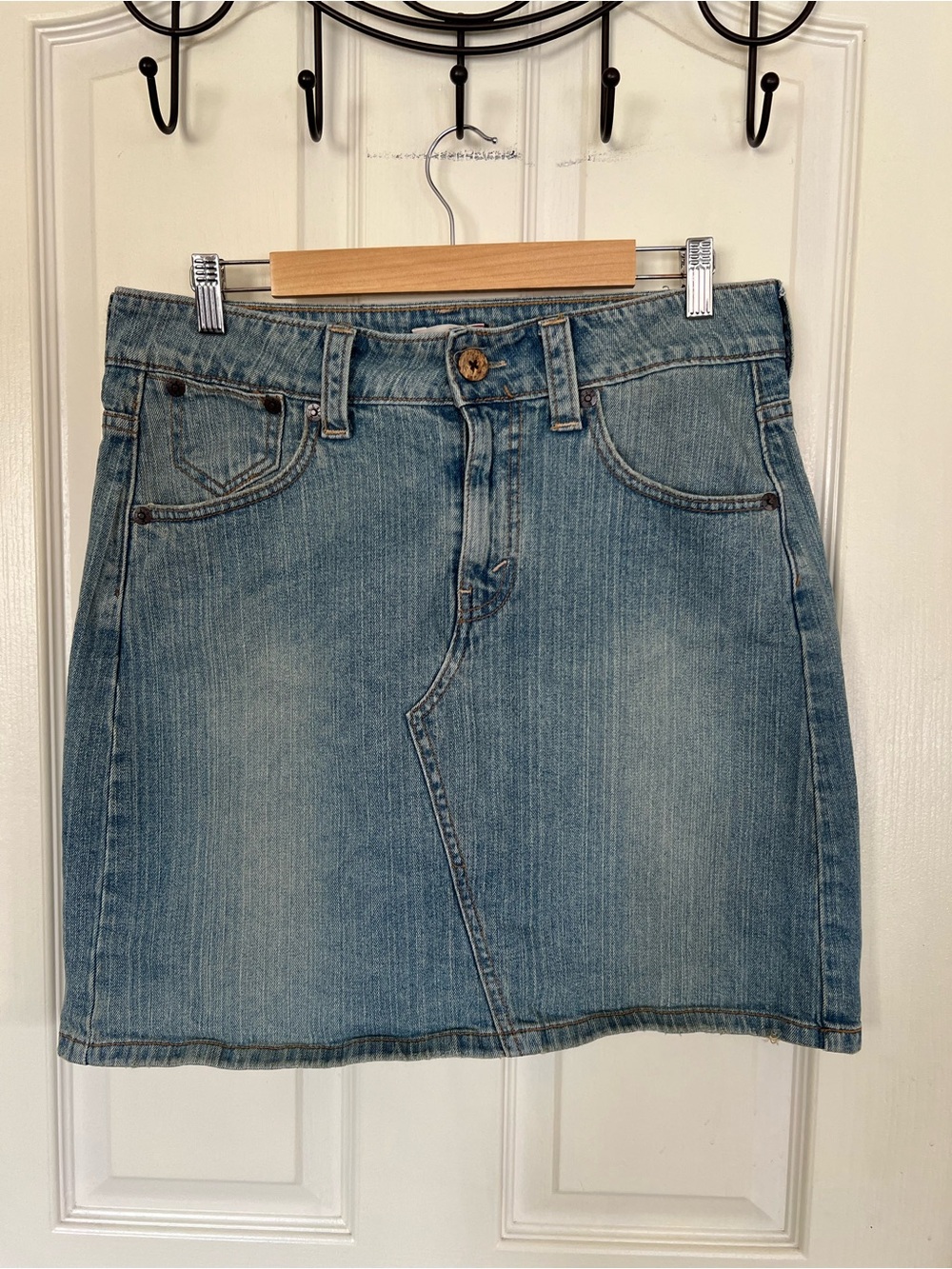 Levi’s Jeans Size 12 Y2K Denim Mini Skirt Distressed Pocket